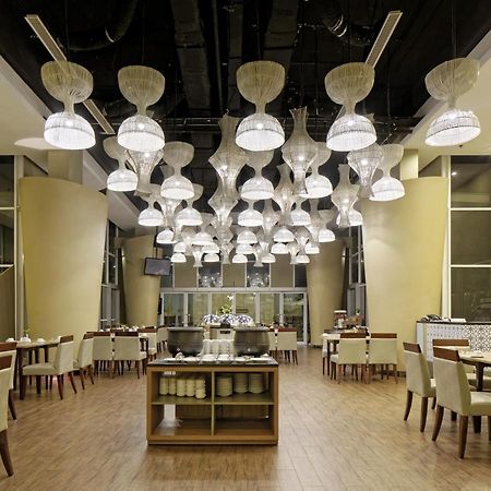 Howard Johnson By Wyndham Pekalongan Kültér fotó