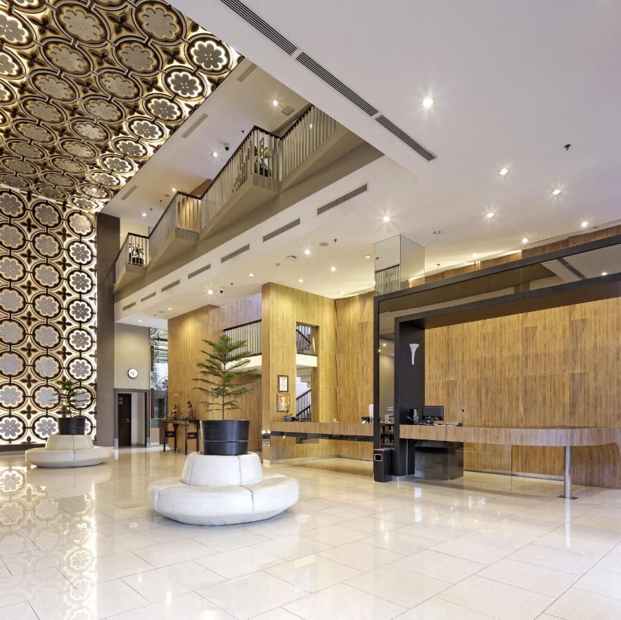 Howard Johnson By Wyndham Pekalongan Kültér fotó