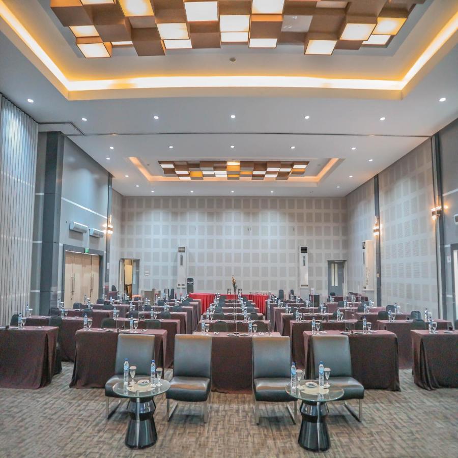 Howard Johnson By Wyndham Pekalongan Kültér fotó