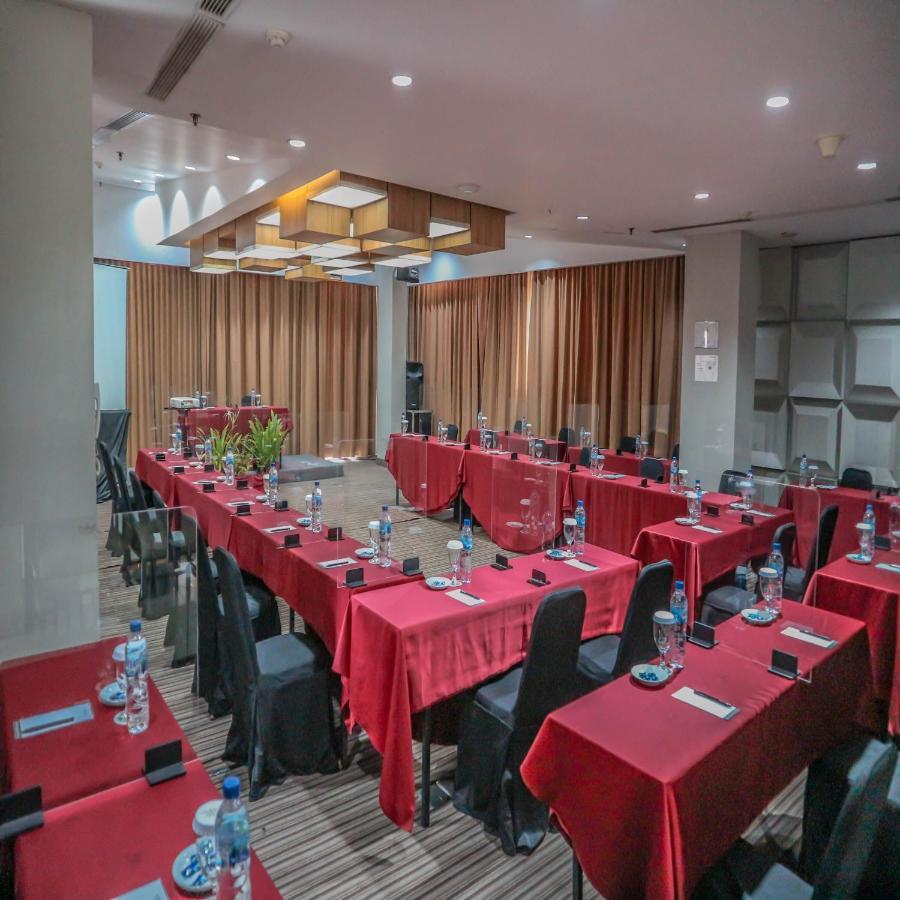 Howard Johnson By Wyndham Pekalongan Kültér fotó
