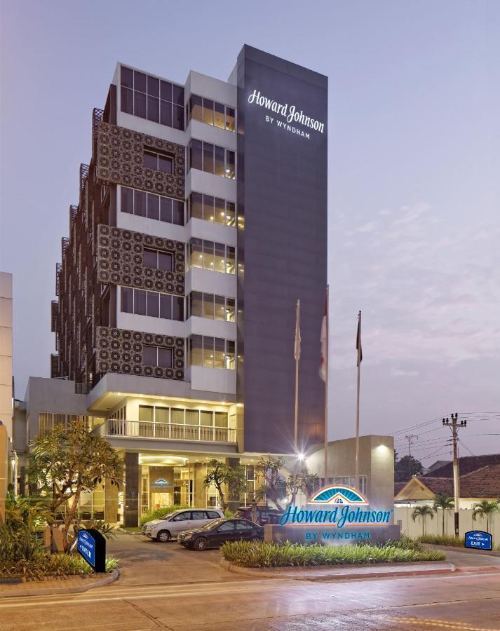 Howard Johnson By Wyndham Pekalongan Kültér fotó