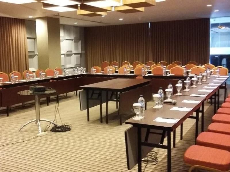 Howard Johnson By Wyndham Pekalongan Kültér fotó